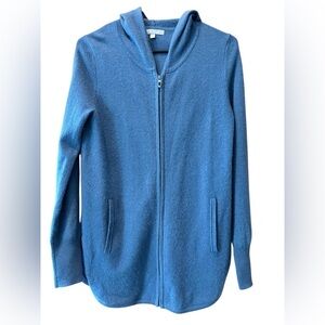 Neiman Marcus Women’s 100% Cashmere Zip Up Sweater. Blue size small.